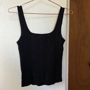 black scoop neck textured tank top